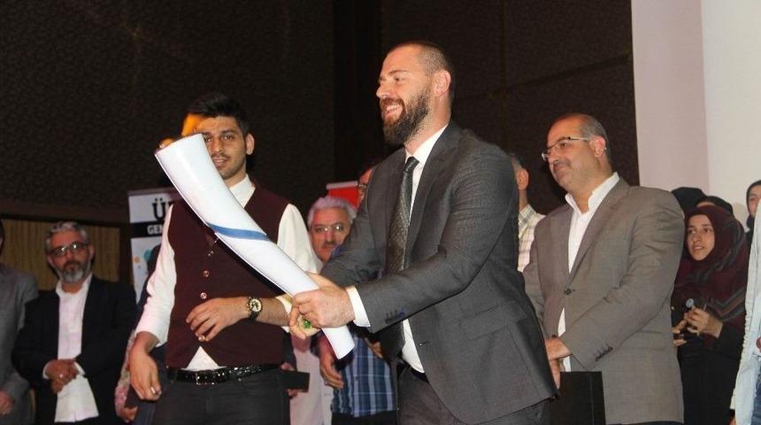 &Uuml;reten Gen&ccedil;lik Meşalesi &Ouml;d&uuml;l T&ouml;reniyle Son Buldu