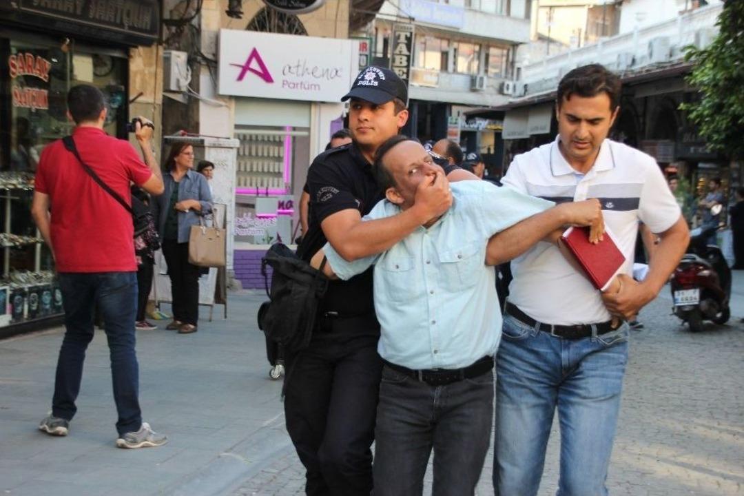 Hatay&rsquo;da İzinsiz G&ouml;steri Yapmak İsteyen 18 Kişi G&ouml;zaltına Alındı