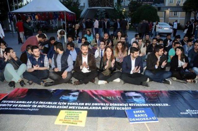 Chp'li Gençlerden Gülmen Ve Özakça'ya Destek