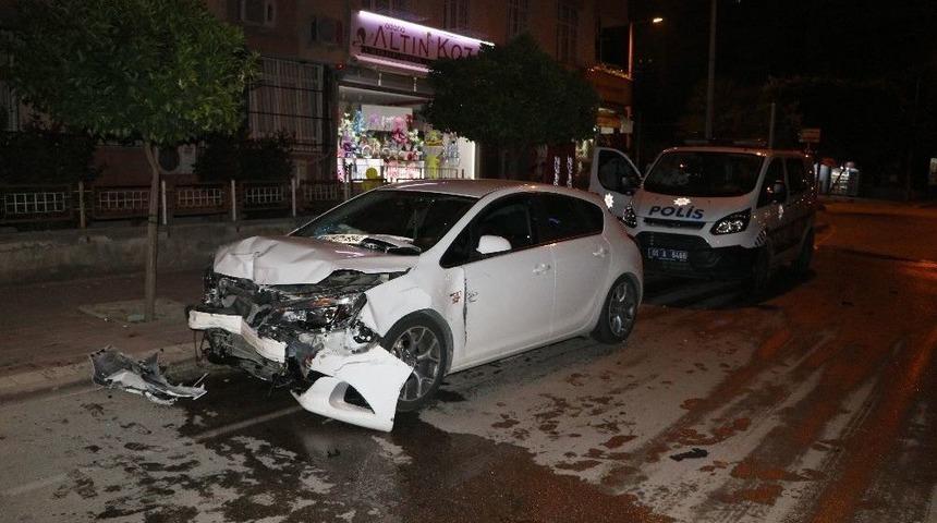 Adana&rsquo;da Trafik Kazası: 1 Kişi Hayatını Kaybetti 1 Kişi Ağır Yaralı