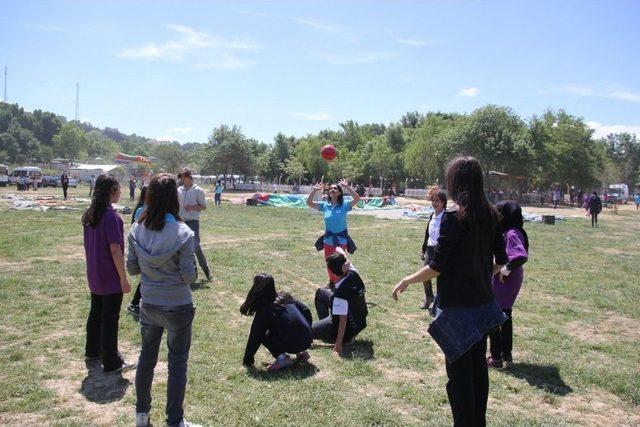 Zeytinburnu Belediyesi Bilgi Evleri’nde Geleneksel Piknik Coşkusu