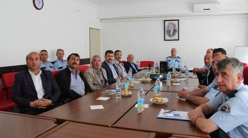 Amasya Polisi Seyahat Sekt&ouml;r&uuml;n&uuml; Bilgilendirdi