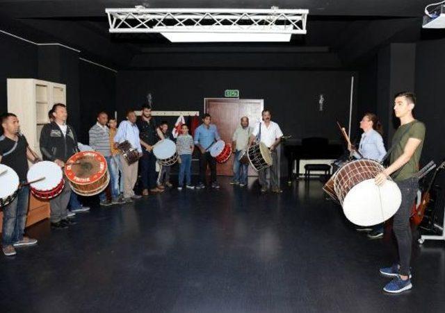 'ritim Eğitimli' Ramazan Davulcularuna Özel Kimlik Ve Yelek