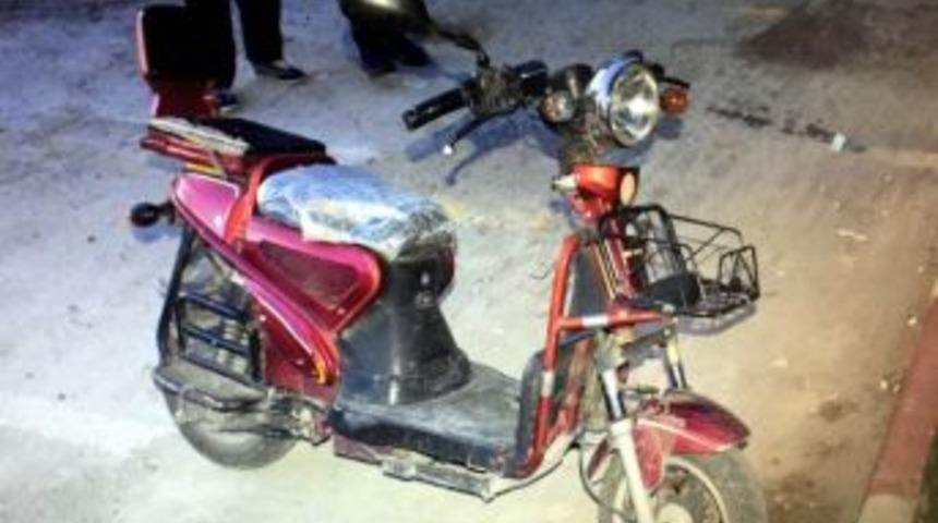 Elektrikli Bisiklet &Ccedil;alan 3 Kişi Yakalandı