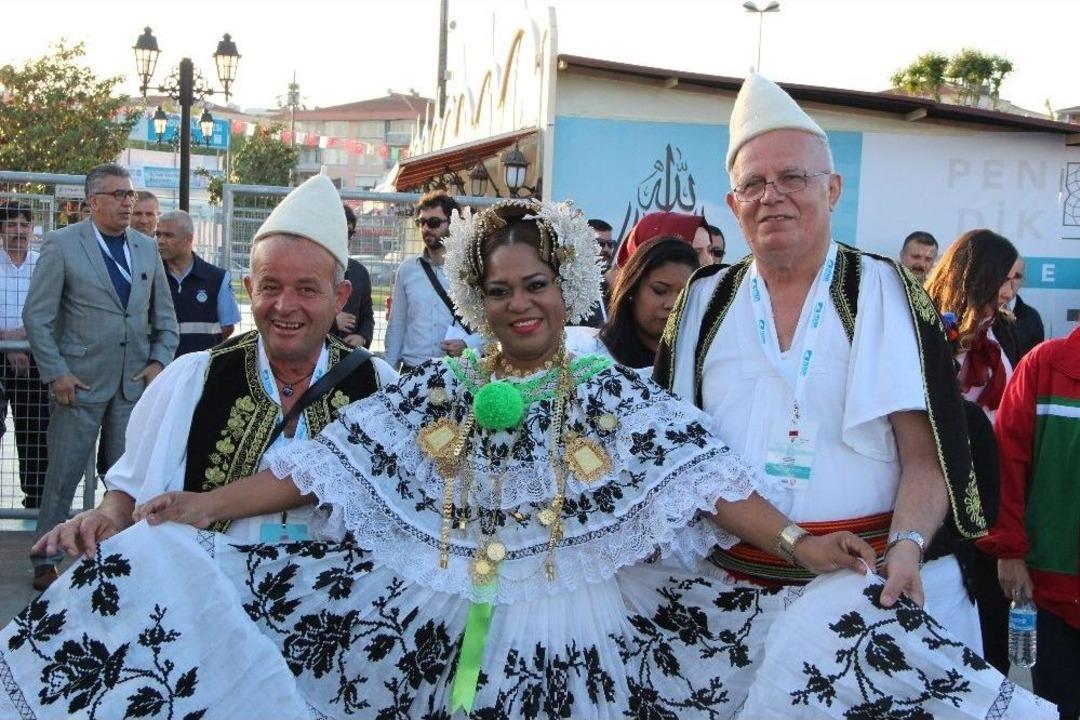 24 &Uuml;lkenin Sanatını Buluşturan Festival Başladı