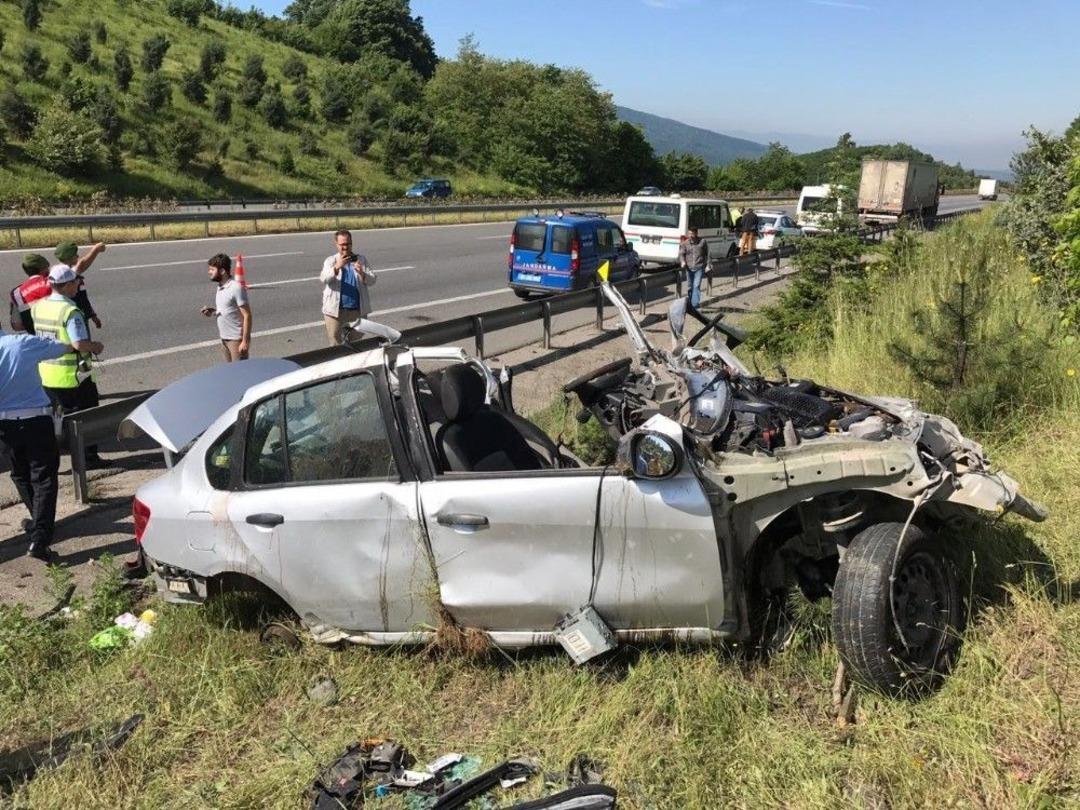 D&uuml;zce&rsquo;de Feci Kaza: 4 &Ouml;l&uuml;