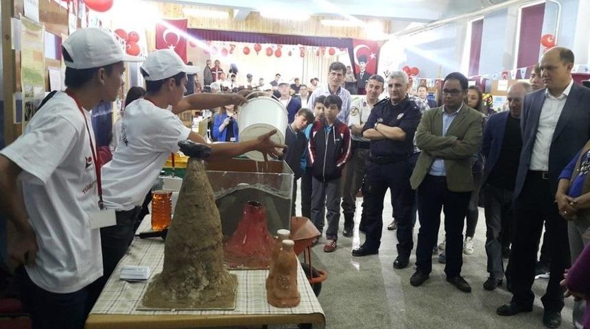 Balya Atat&uuml;rk &Ccedil;ok Programlı Anadolu Lisesinde Bilim Fuarı