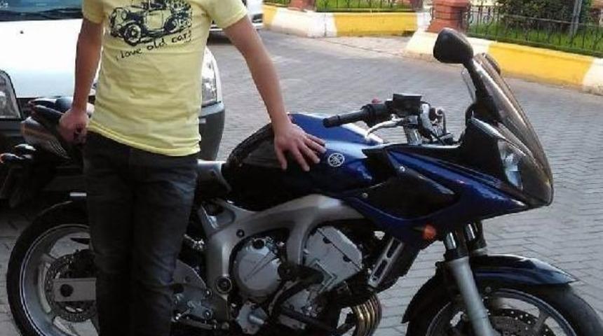 Motosiklet Kazasında Can Verdiler