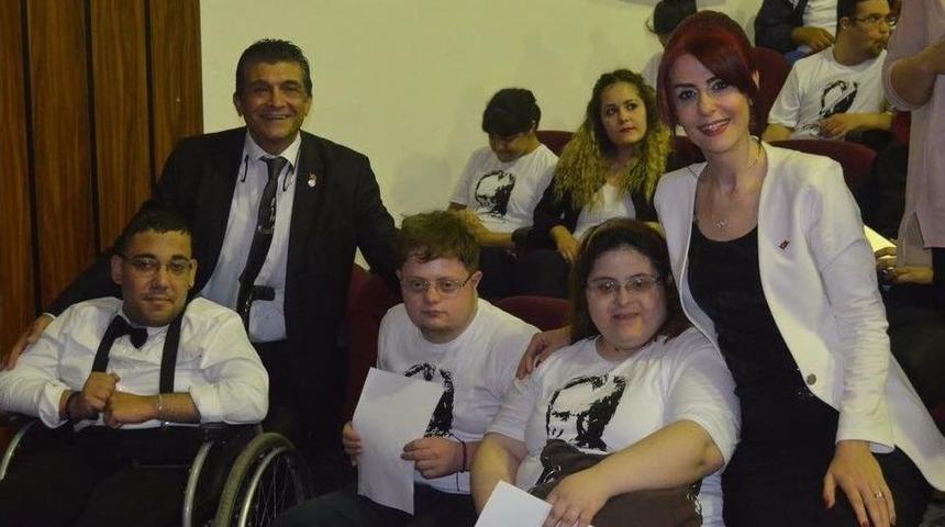 Engelleri M&uuml;zikle Kaldırdılar