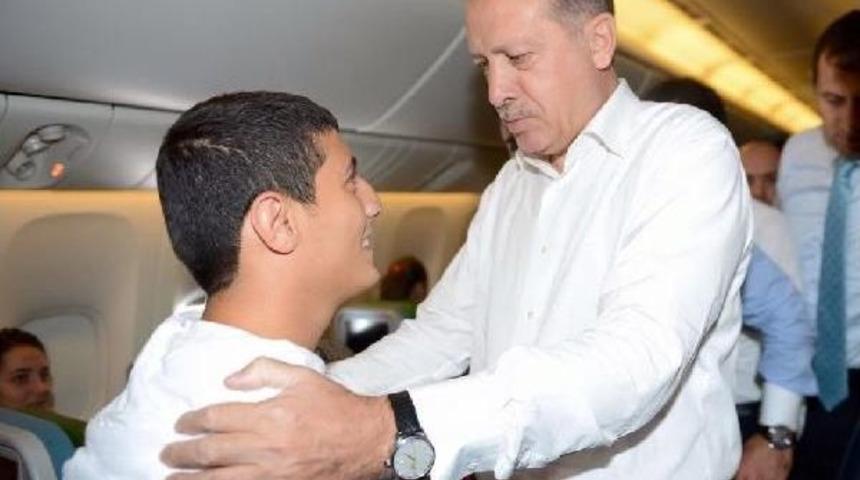 "iki Kolum Olmadan Nasıl Y&uuml;zerim" Demişti Şimdi Olimpiyat Şampiyonluğu Hedefliyor