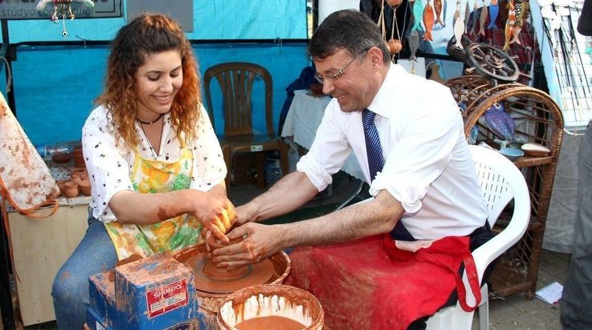 Başkan Turgut, Festival Stantlarını Gezdi