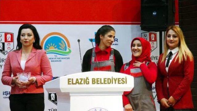 Türkiye'nin Ilk Kadın Seyisleri Sertifikalarını Aldı