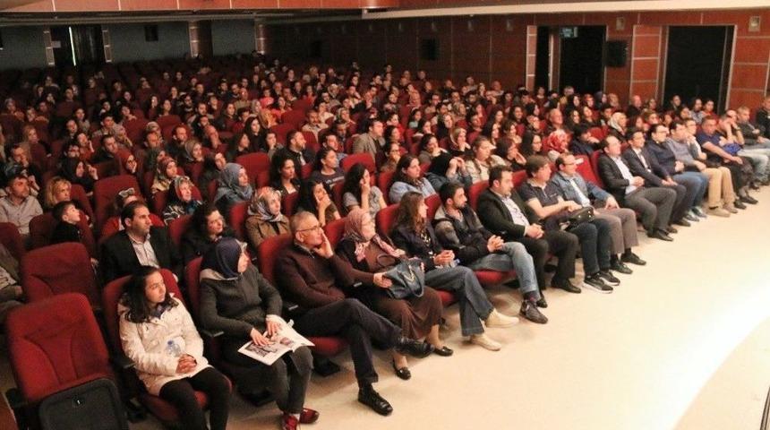 B&uuml;y&uuml;kşehir&rsquo;den Tiyatro