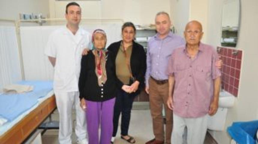 80&rsquo;inden Sonra Mide Kanseri Ameliyatıyla Hayata Tutundular