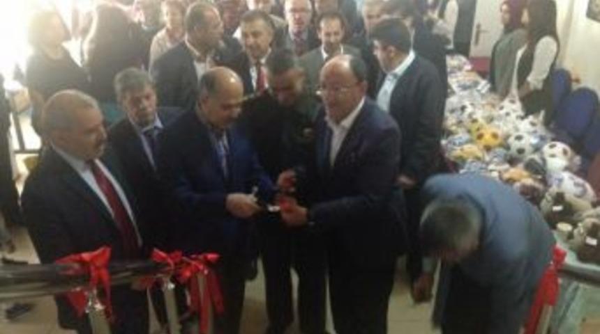 İl&ccedil;e Halk Eğitim Merkezinde Bir Yıllık Emek Sergilendi