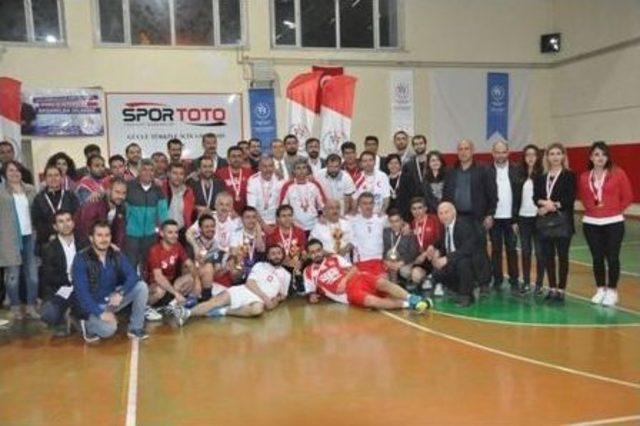 Van’da Kurumlar Arası Voleybol Turnuvası