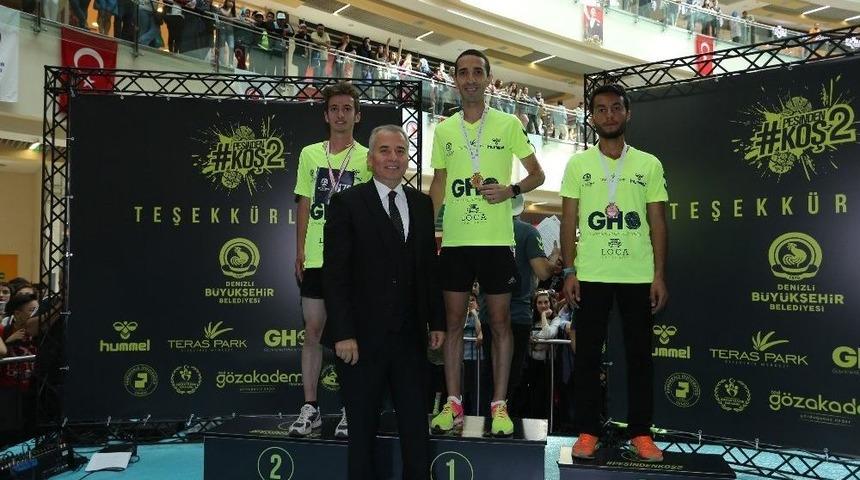 Denizli&rsquo;de, Peşinden Koş Yarışının &Ouml;d&uuml;lleri Sahiplerin Buldu