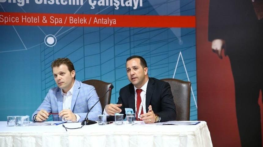 Tiyatro Drama Okulu &Ouml;ğrencileri H&uuml;nerlerini Sergiledi