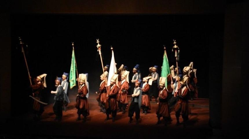 Tiyatro Severleri B&uuml;y&uuml;ledi