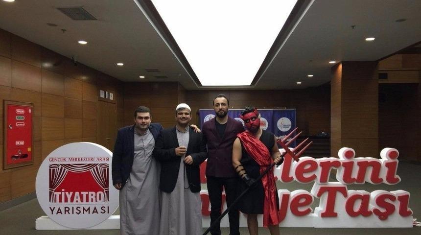 İrrita Tiyatro Topluluğu T&uuml;rkiye 3&rsquo;&uuml;nc&uuml;s&uuml; Oldu