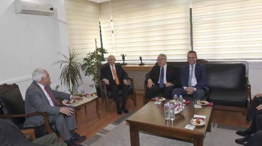 Kılı&ccedil;daroğlu'dan Vatan Partisi'ne Ziyaret
