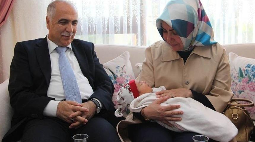 Tend&uuml;rek Şehidi Baba Oldu.