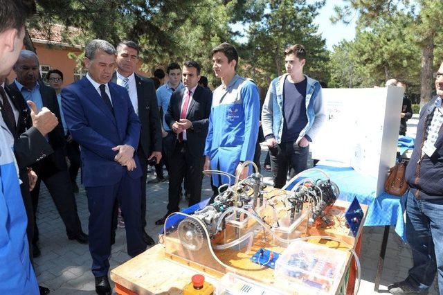 Uluslararası Yarışmalarda Dereceye Giren Robotlarını Tanıttılar