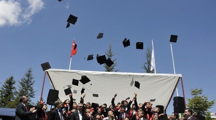 S&uuml; Kadınhanı Ve Doğanhisar Myo&rsquo;da Mezuniyet Sevinci