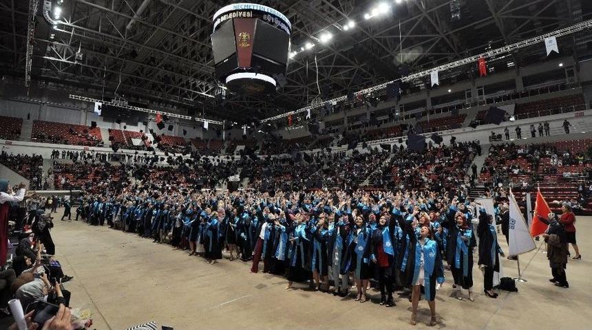 Ne&uuml; Ahmet Keleşoğlu Eğitim Fak&uuml;ltesi &Ouml;ğrencileri Mezun Oldu