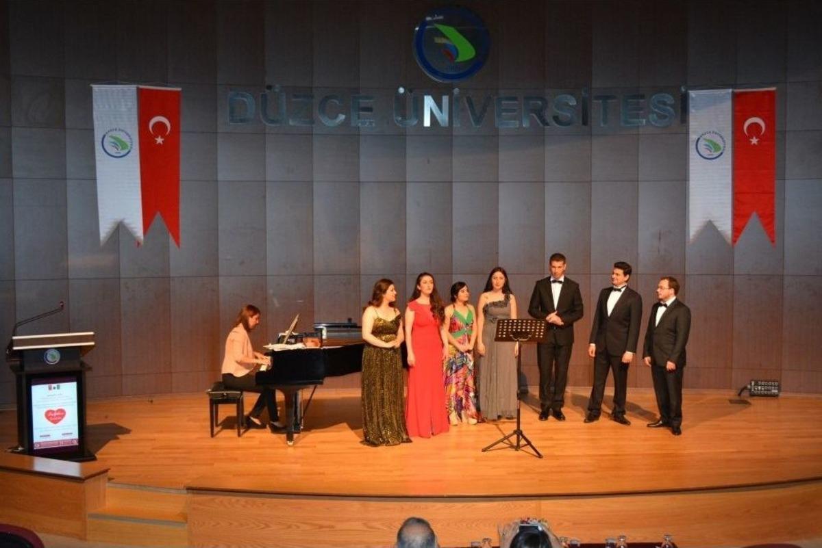 D&uuml;zce &Uuml;niversitesi&rsquo;nden Kalpten Şarkılar Konseri