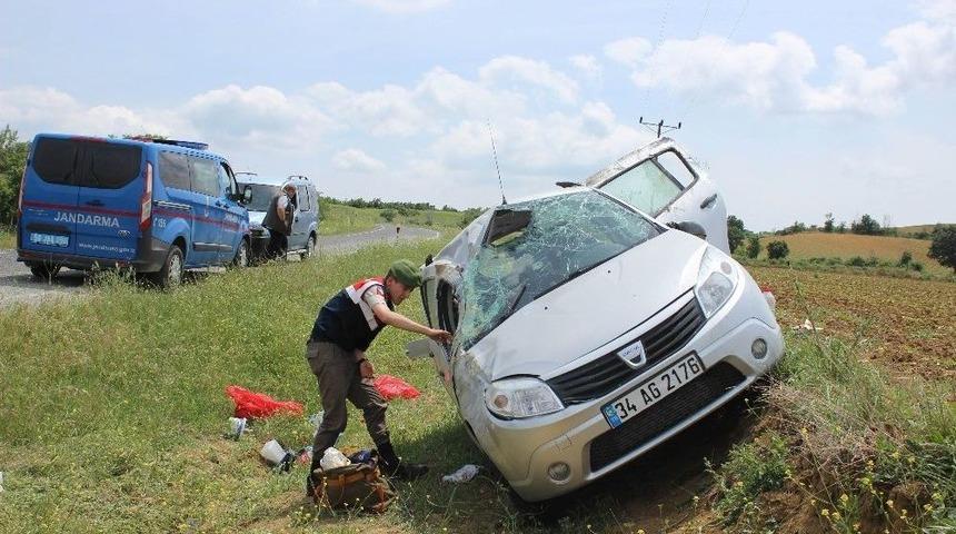 Virajı Alamayan Otomobil Takla Attı