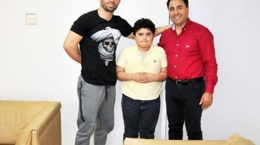 Survivor Turabi, Başrole Hazırlanıyor