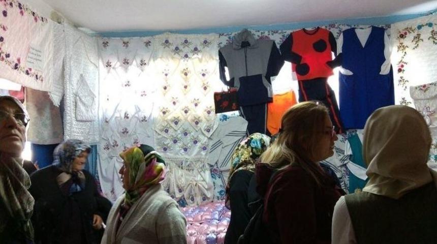 Derebucak&rsquo;ta Kursiyerler El Emeği G&ouml;z Nurlarını Sergiledi