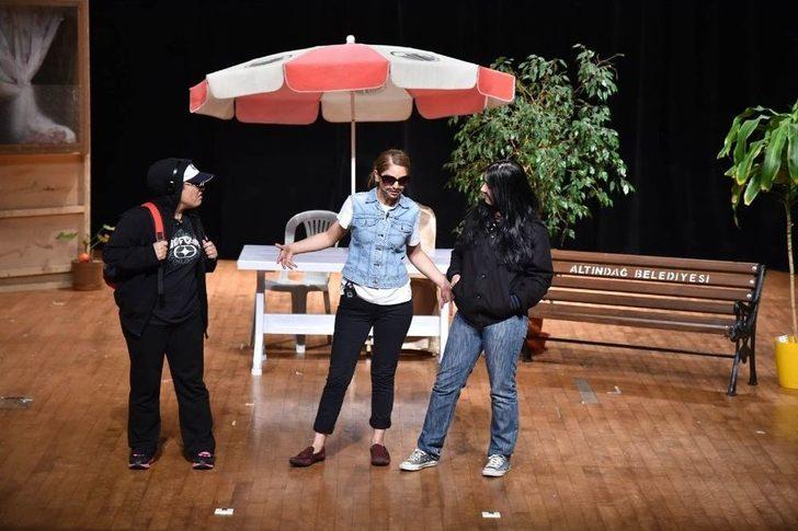 Altındağlı Kadınlar Sahnenin Tozunu Attırdı G1