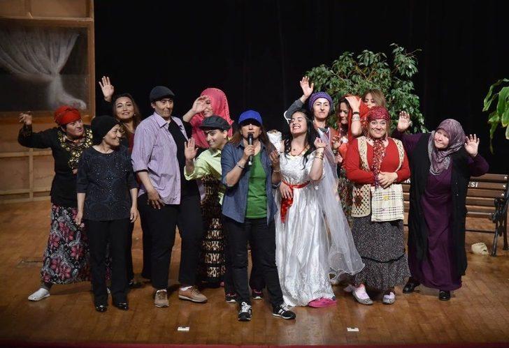 Altındağlı Kadınlar Sahnenin Tozunu Attırdı G4