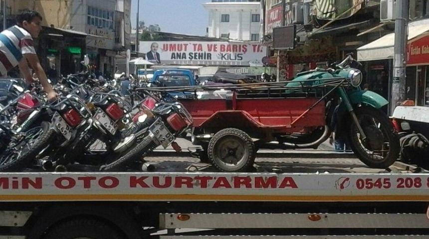 Yasak Yere Park Edilen Motosikletlere Ceza Kesildi