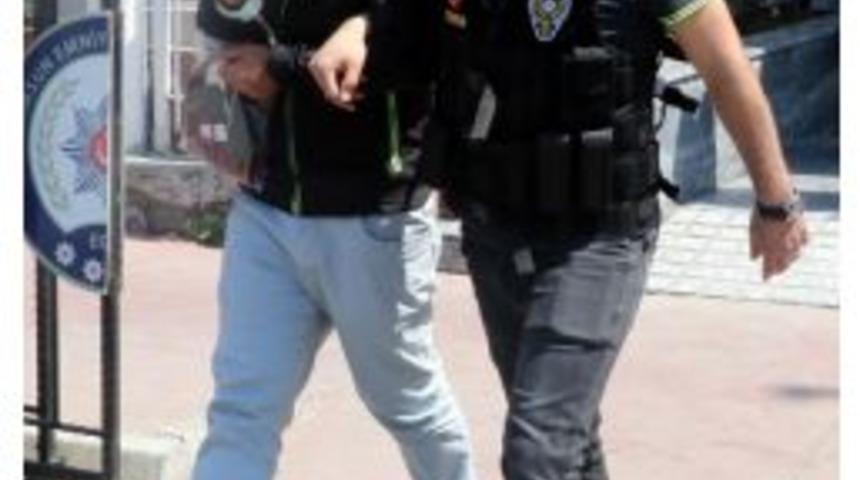 Parkta Uyuşturucu Hapla Yakalandılar