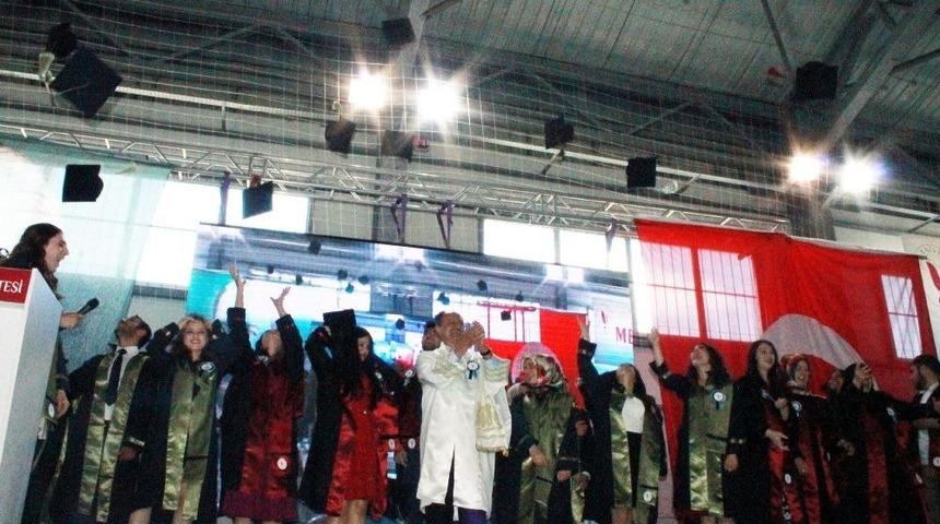 Yalova &Uuml;niversitesi&rsquo;nde Mezuniyet Heyecanı