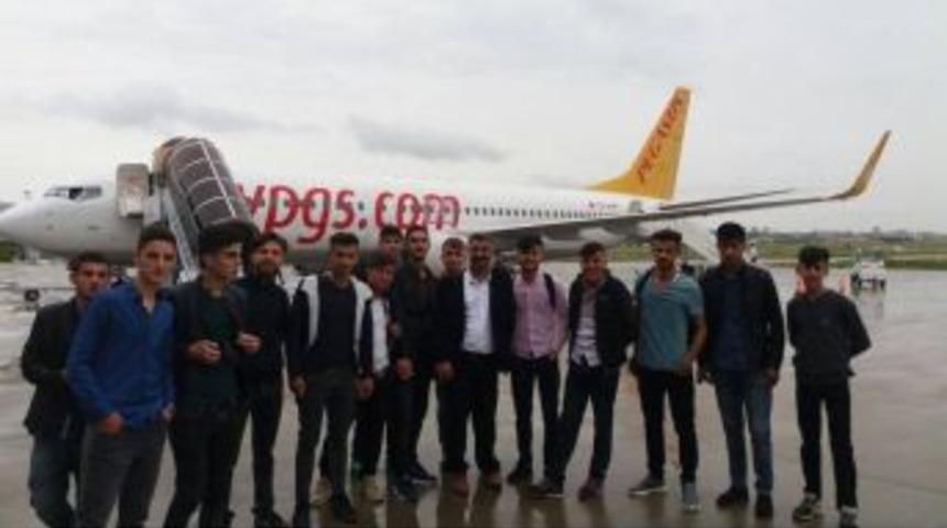 Sasonlu &Ouml;ğrenciler Polonya&rsquo;nın Krakow Şehrine Hareket Etti