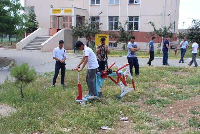 Öğrencilerin Yaptığı Robotlar Büyük İlgi Görüyor