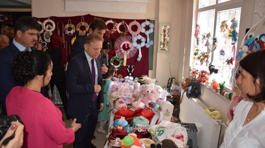 Korkuteli Halk Eğitim Yılsonu Sergisini Açtı