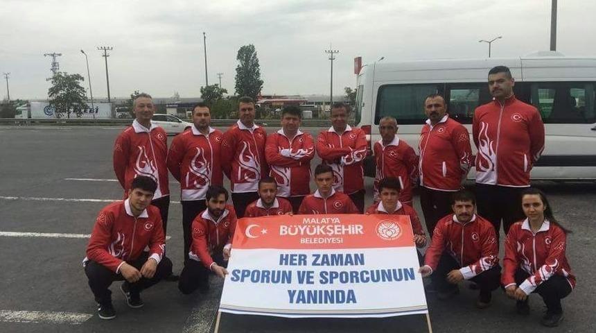 Milli Sporcu Abdulhakim B&ouml;l&uuml;kbaşı Bulgaristan&rsquo;dan Birinci Oldu
