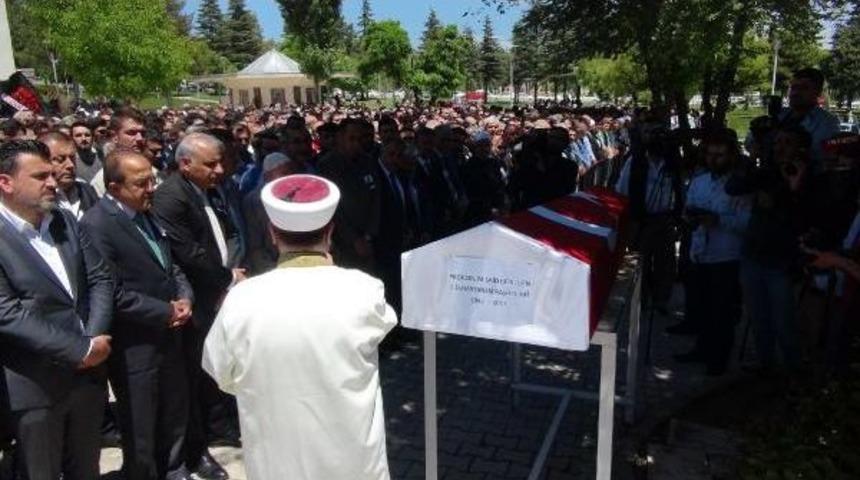 Silahlı Saldırıda Hayatını Kaybeden Başhekim G&ouml;zyaşlarıyla Uğurlandı (2)