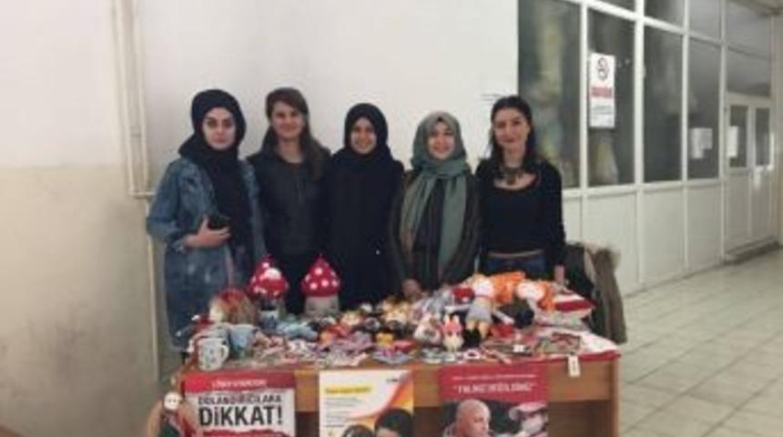 Halkla İlişkiler B&ouml;l&uuml;m&uuml; &Ouml;ğrencilerinden Anlamlı Stant