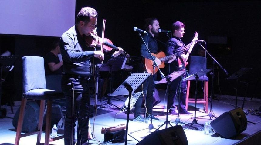Kaymakam Orkestra Kurup Halk Konseri Verdi