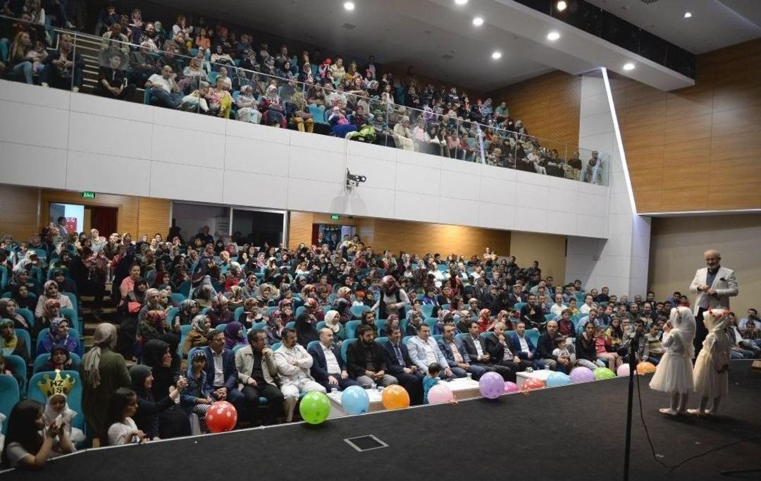 Kur&rsquo;an-ı Kerim Kurslarına Katılan Miniklerin Yıl Sonu Etkinliği G&ouml;z Doldurdu