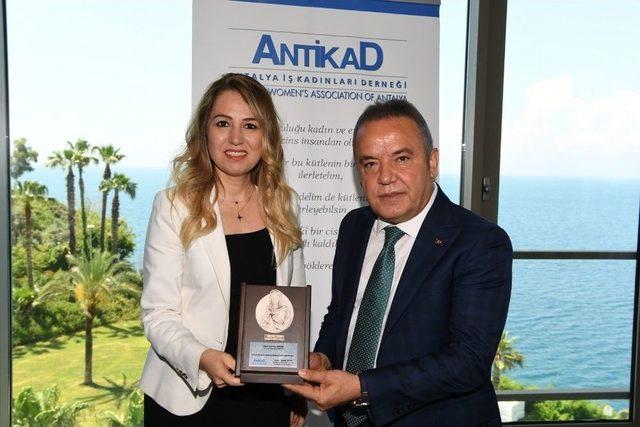 Başkan B&ouml;cek Antikad&rsquo;ın Konuğu Oldu 2