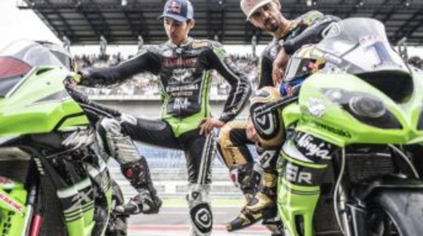 Kenan Sofuoğlu Ve Toprak Razgatlıoğlu İngiltere'de Zirve Peşinde