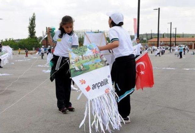 Gaziantep'te 600 Öğrenci Uçurtma Uçurdu