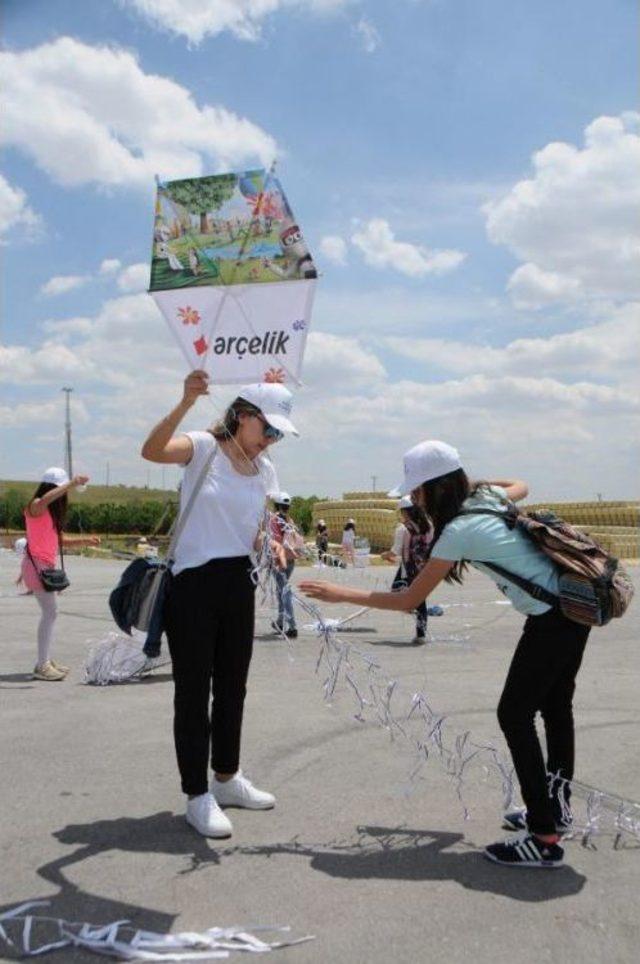 Gaziantep'te 600 Öğrenci Uçurtma Uçurdu